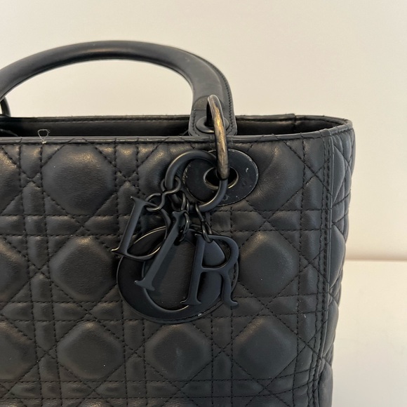 Medium Lady Dior Matte Bag - Picture 6 of 11
